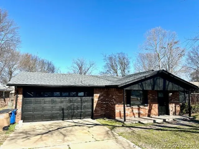 1104 SW 4th Street, Wagoner, OK 74467 - #1