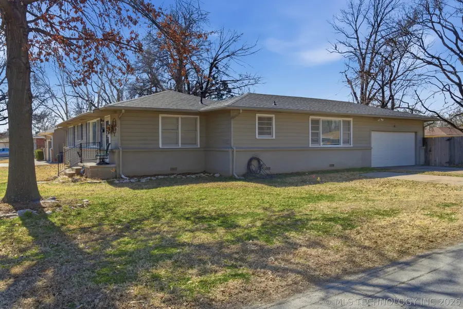 5534 S Columbia Avenue, Tulsa, OK 74105 - #2