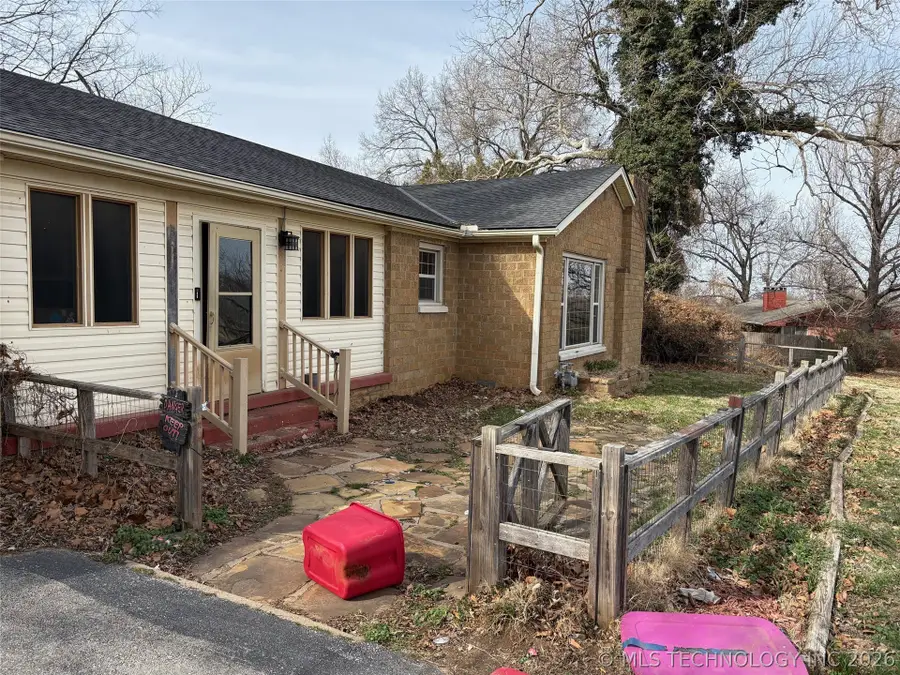 1307 S Madison Boulevard, Bartlesville, OK 74006 - #3