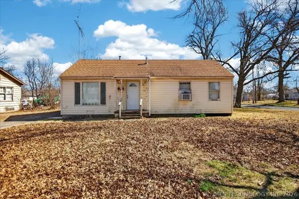 1562 S Hickory Avenue, Bartlesville, OK 74003