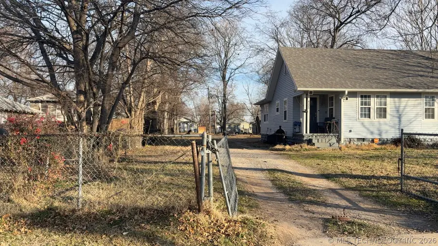 4225 E 2nd Place, Tulsa, OK 74112 - #2