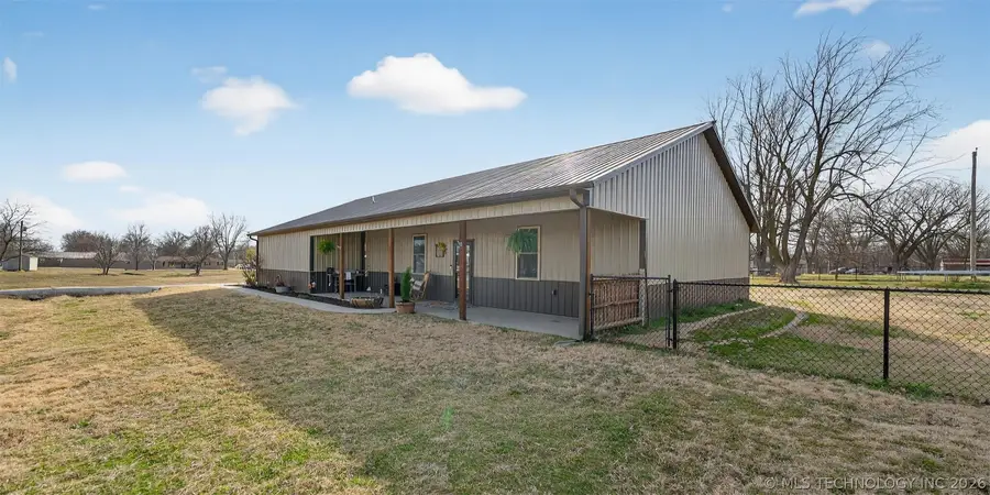 315 S Maple Street, Oologah, OK 74053 - #2