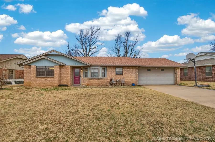 2001 SE Stonehenge Drive, Bartlesville, OK 74006 - #2