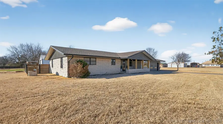 406 N William Penn Street, Adair, OK 74330 - #3