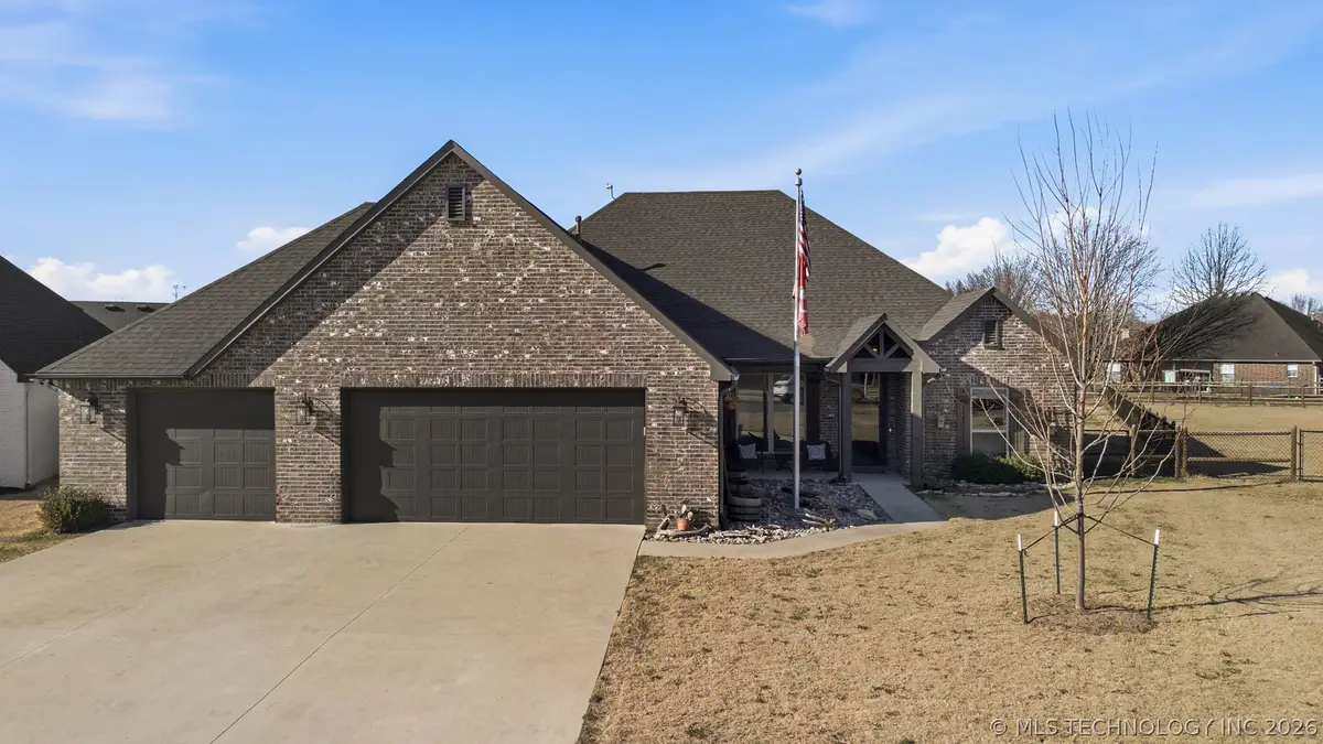 26498 Columbia Crest Drive, Claremore, OK 74019 - #1