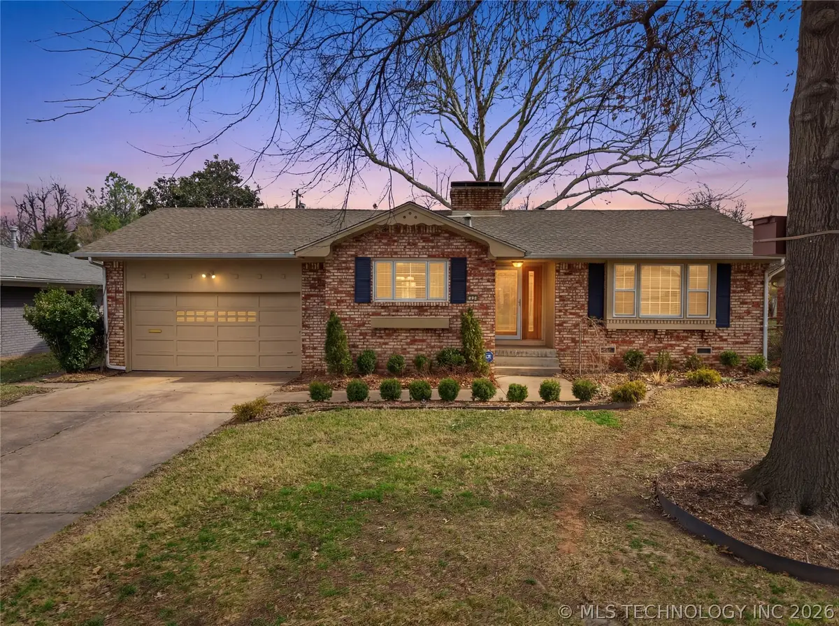 5633 S Yorktown Place, Tulsa, OK 74105 - #1