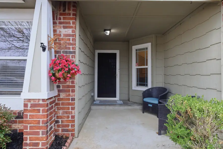 11121 N 144th East Avenue, Owasso, OK 74055 - #3