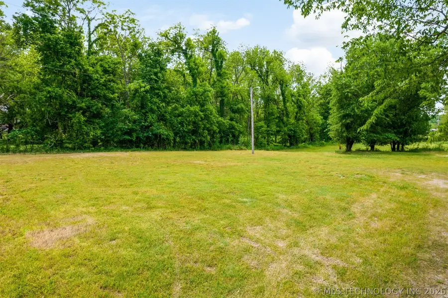 809 S Muskogee Avenue, Claremore, OK 74017 - #3