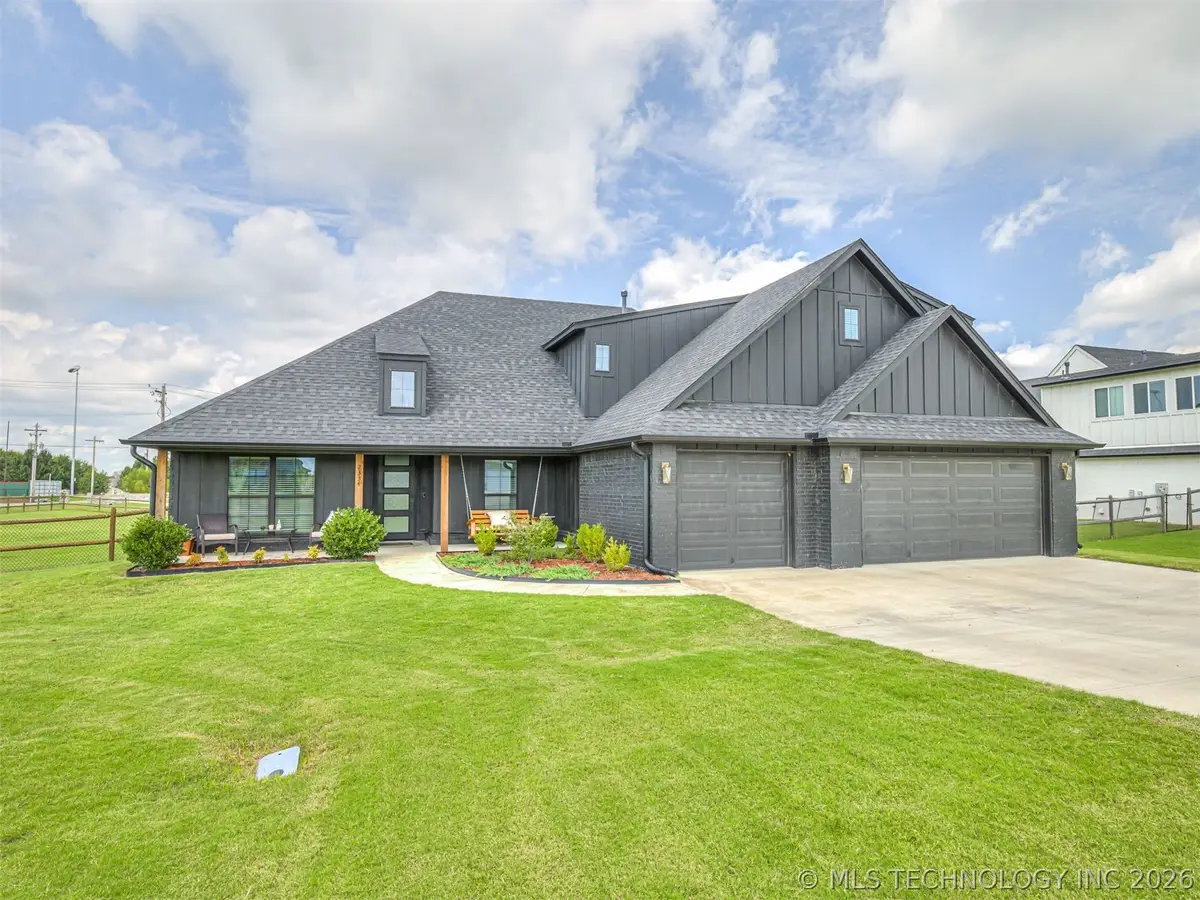 2334 W Maple Street, Collinsville, OK 74021 - #1