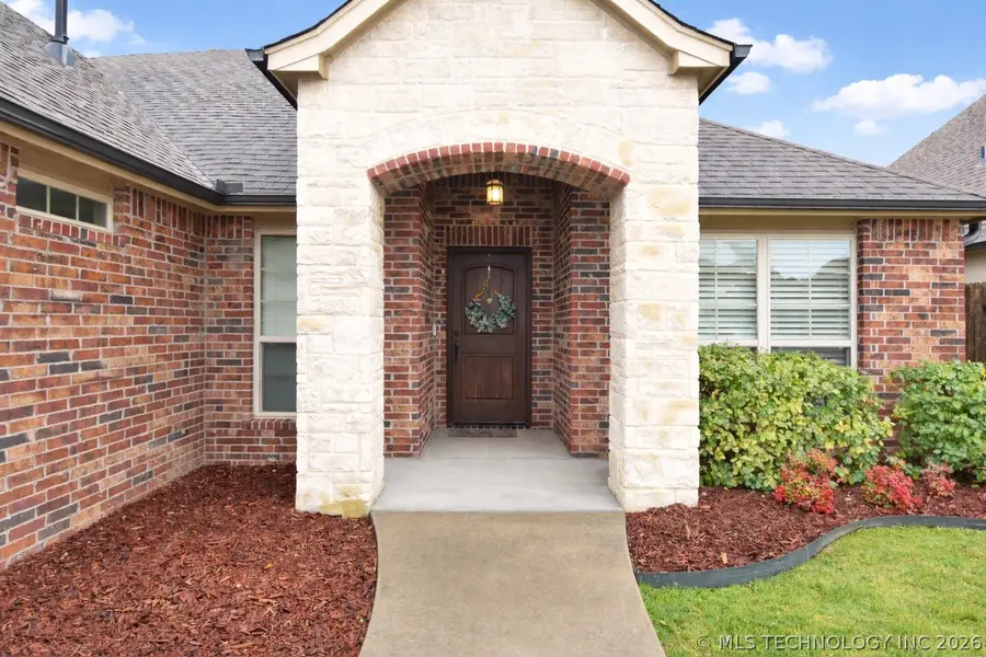 7414 E 83rd Street, Owasso, OK 74055 - #2