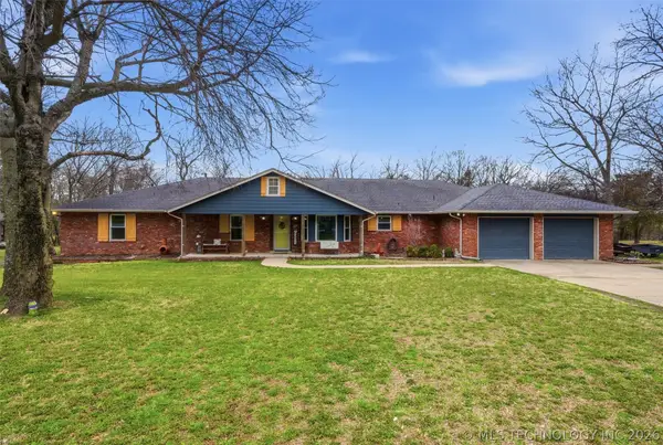 18818 E Bridgewater Place E, Owasso, OK 74055