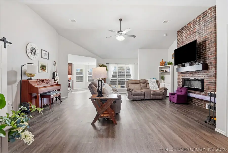 5421 Skylane Drive, Sand Springs, OK 74063 - #3