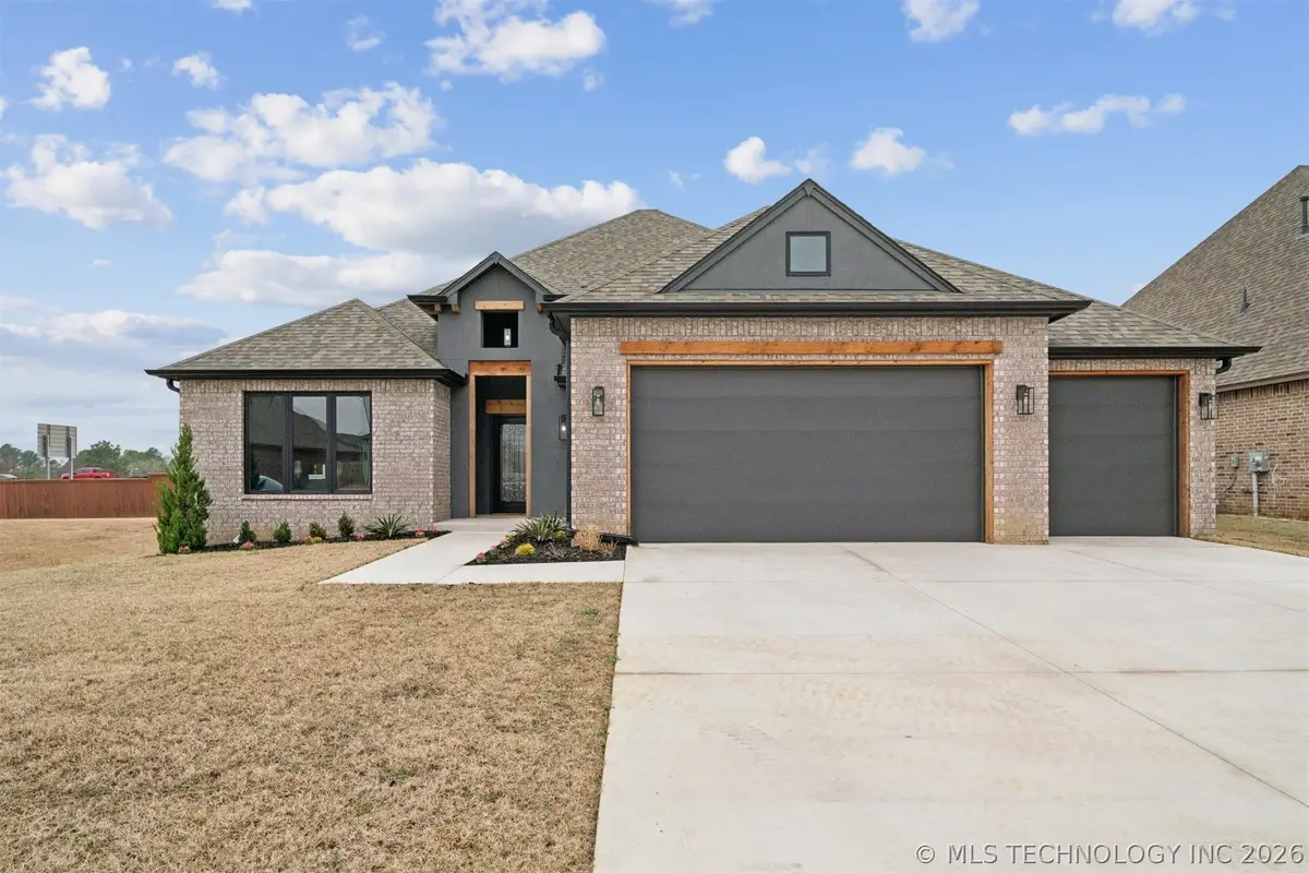 8732 S Quanah Avenue, Tulsa, OK 74132 - #1