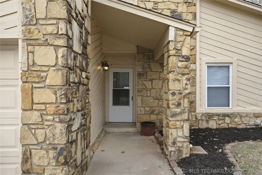 1716 N Butternut Avenue, Broken Arrow, OK 74012 - #2