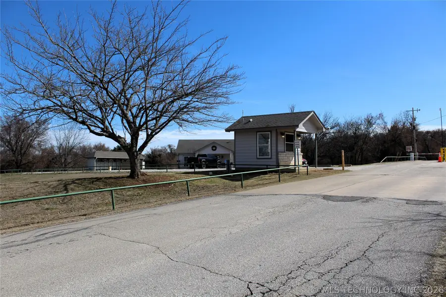 1901 River Oak Drive, Kingston, OK 73439 - #2