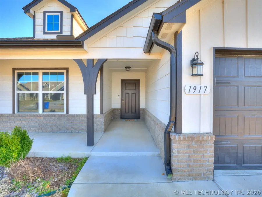 1917 E Van Buren Street, Broken Arrow, OK 74011 - #2