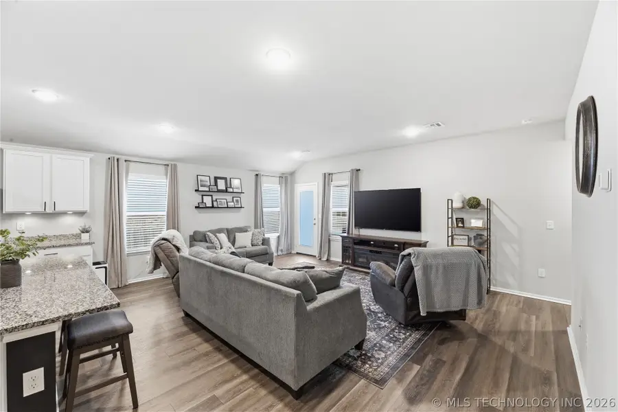 3210 Roman Circle, Bartlesville, OK 74006 - #3