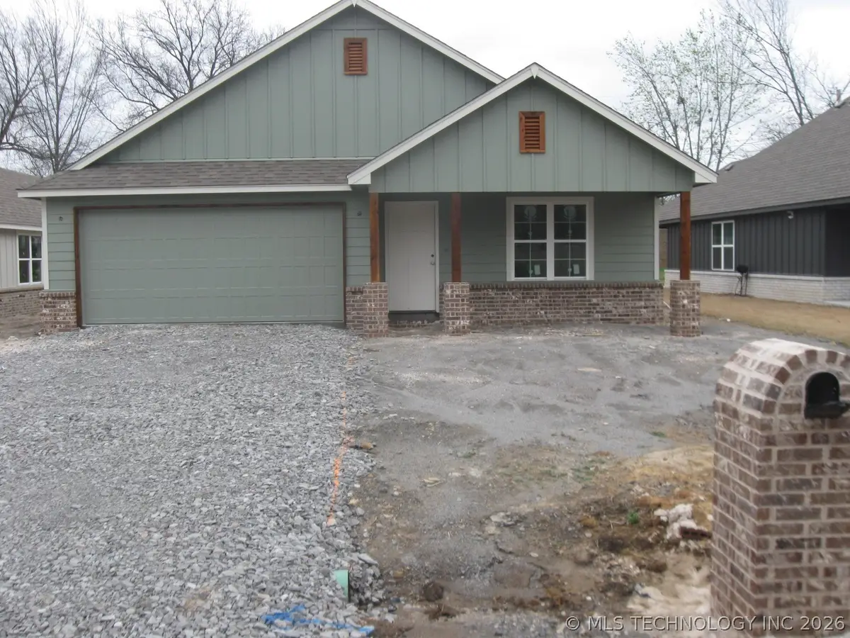 811 S Wood Street, Pryor, OK 74361 - #1