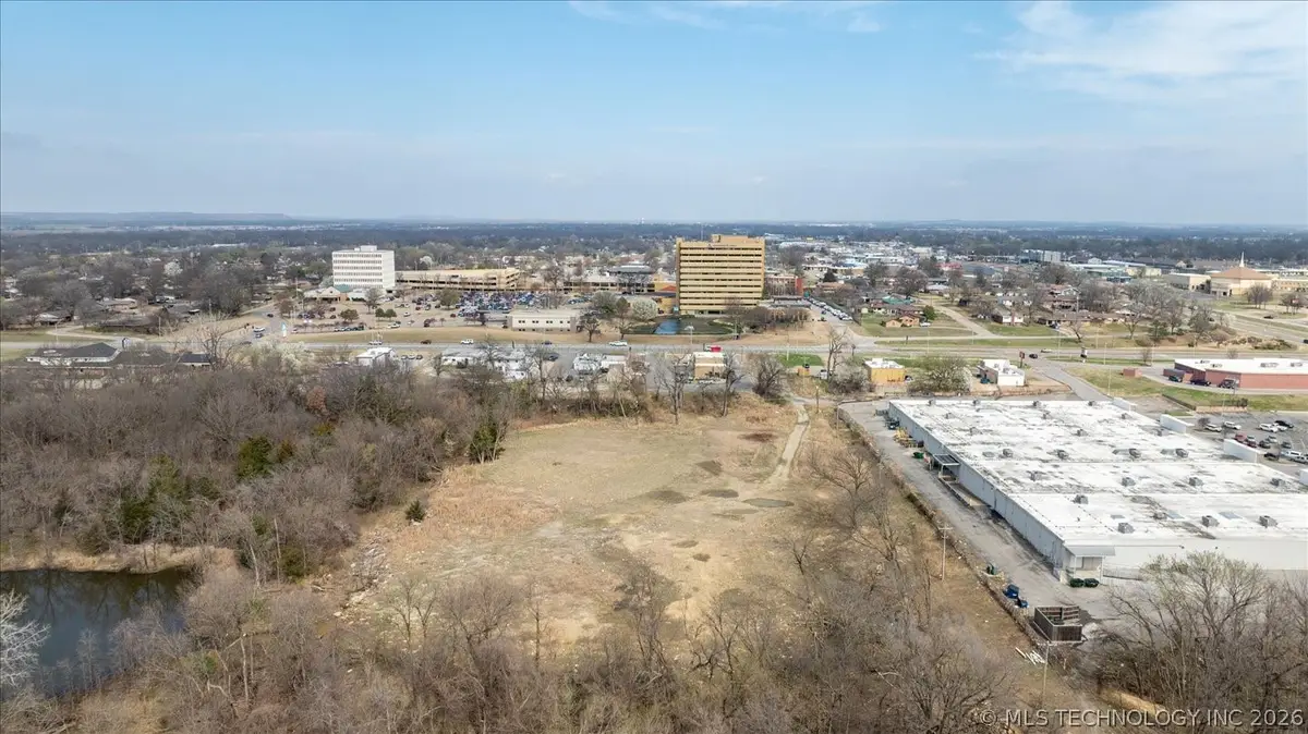 Frank Phillips Boulevard, Bartlesville, OK 74006 - #1