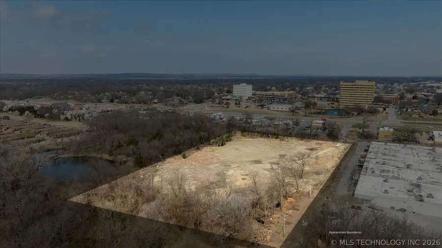 Frank Phillips Boulevard, Bartlesville, OK 74006 - #3