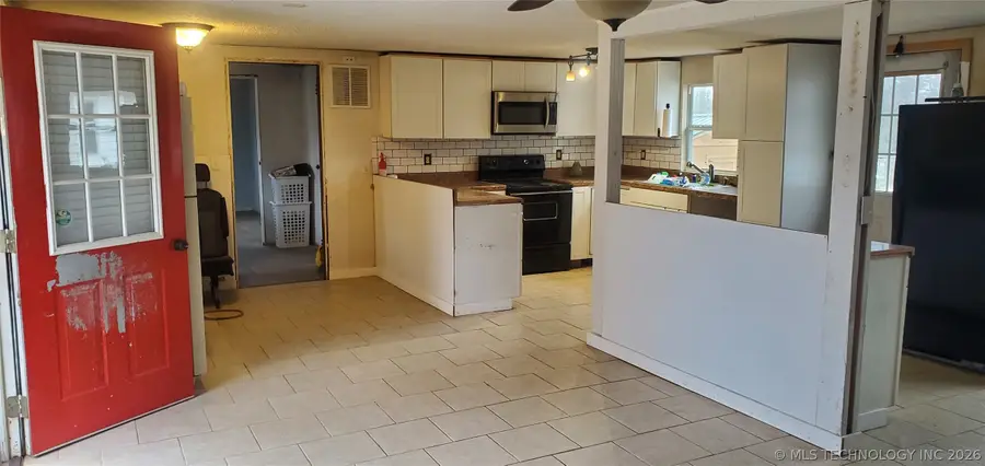 300 SE Johnson, Canadian, OK 74425 - #2