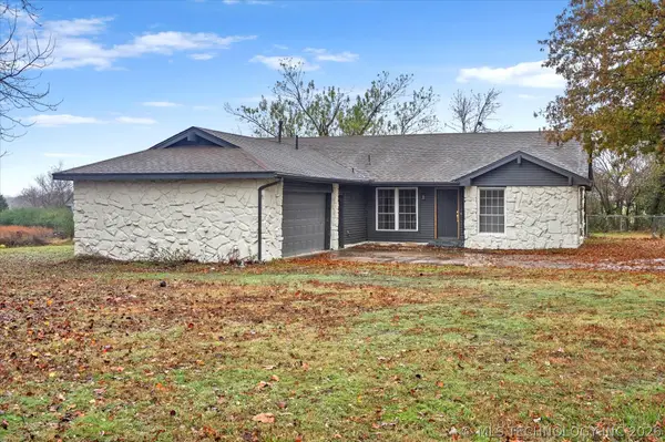15002 E Winding Creek Drive, Collinsville, OK 74021