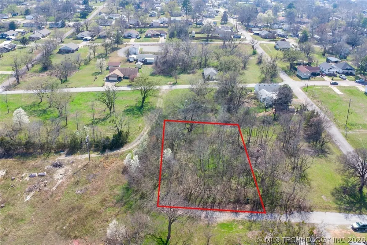 608 E 9th Avenue, Bristow, OK 74010 - #1