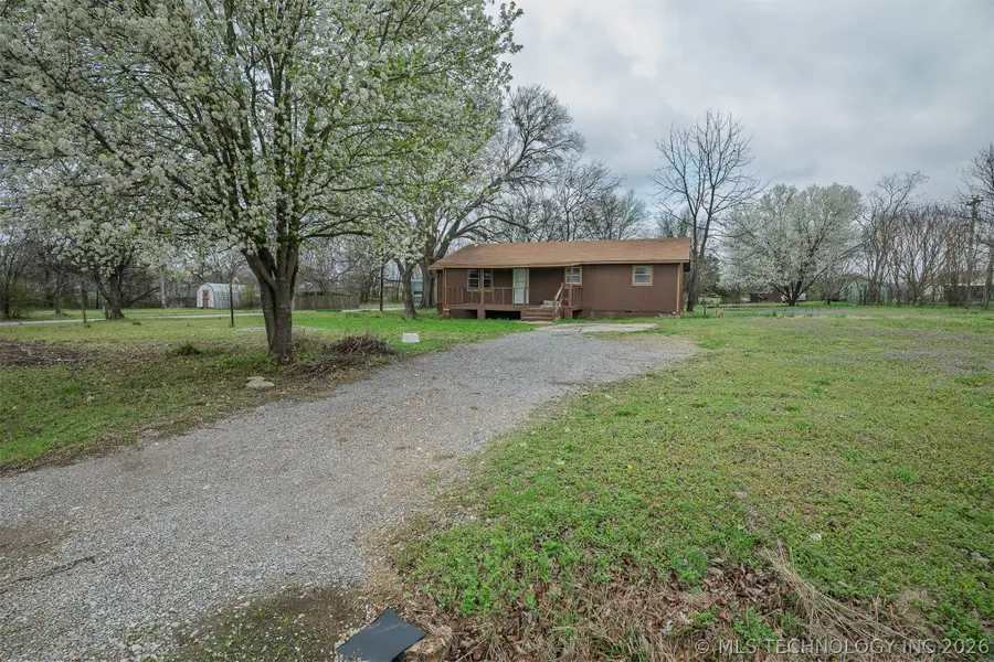 511 E 6th Street, Hulbert, OK 74441 - #2