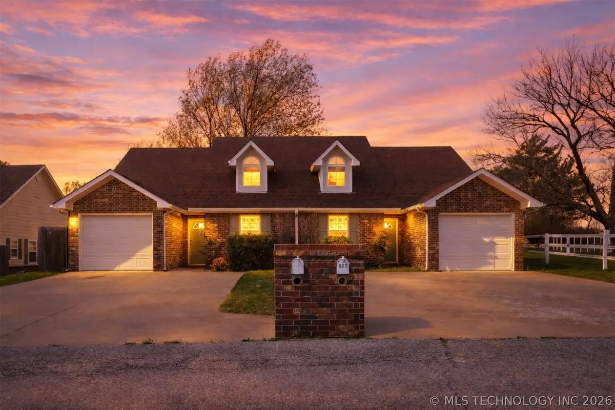 827 N Thompson Street, Vinita, OK 74301 - #1