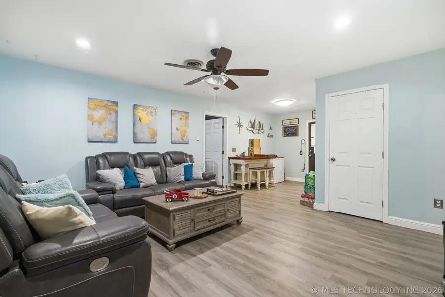 1007 S Choctaw Place, Claremore, OK 74017 - #2