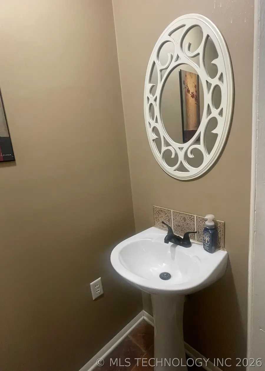 205 W Kaw Avenue, Cleveland, OK 74020 - #3