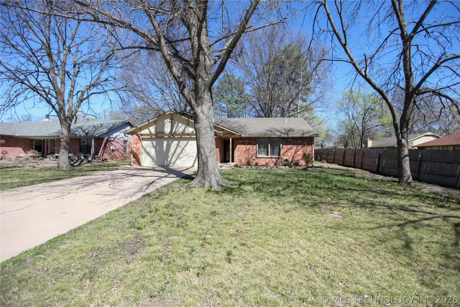 104 W Boston Street, Broken Arrow, OK 74012 - #2