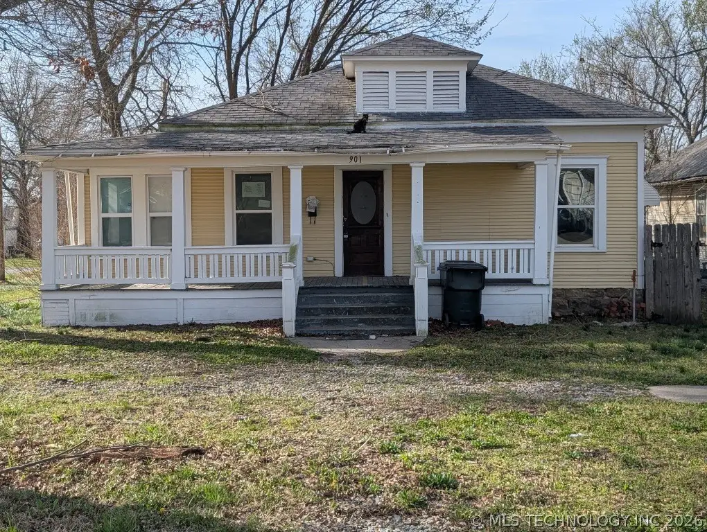 901 W Gentry Street, Henryetta, OK 74437 - #1