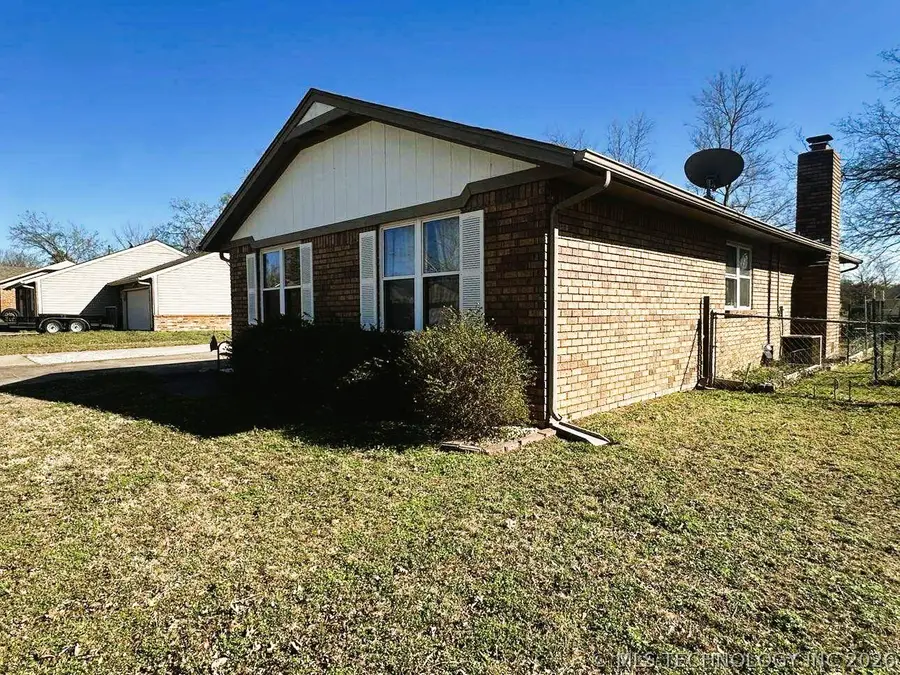 117 W 9th Place S, Claremore, OK 74017 - #2