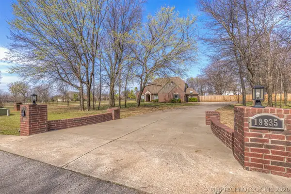 19835 E Redbud Drive, Owasso, OK 74055