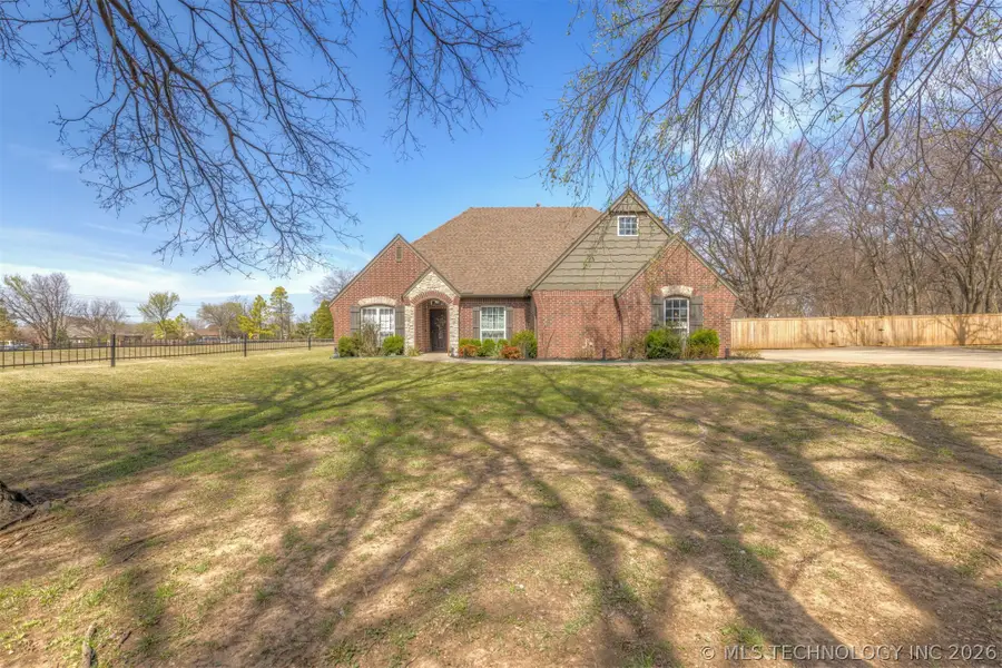 19835 E Redbud Drive, Owasso, OK 74055 - #2