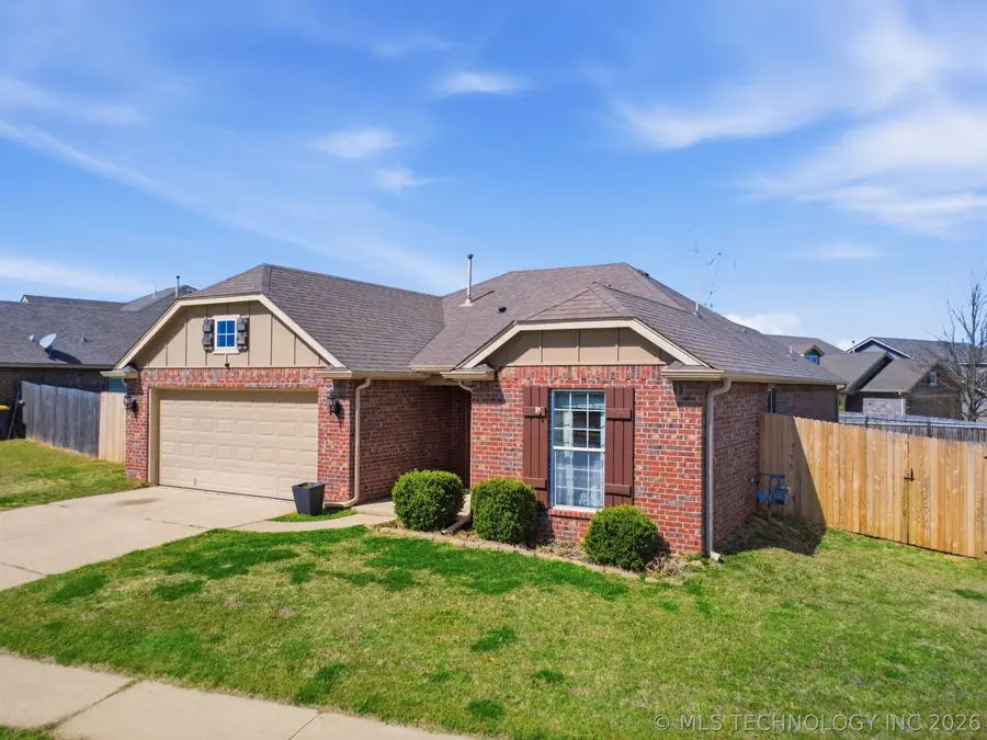 3905 W 105th Place S, Jenks, OK 74037 - #2