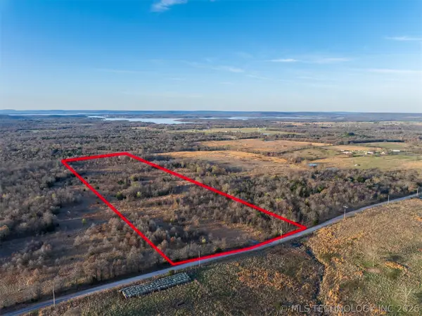 2 E 1110 Road, Checotah, OK 74426