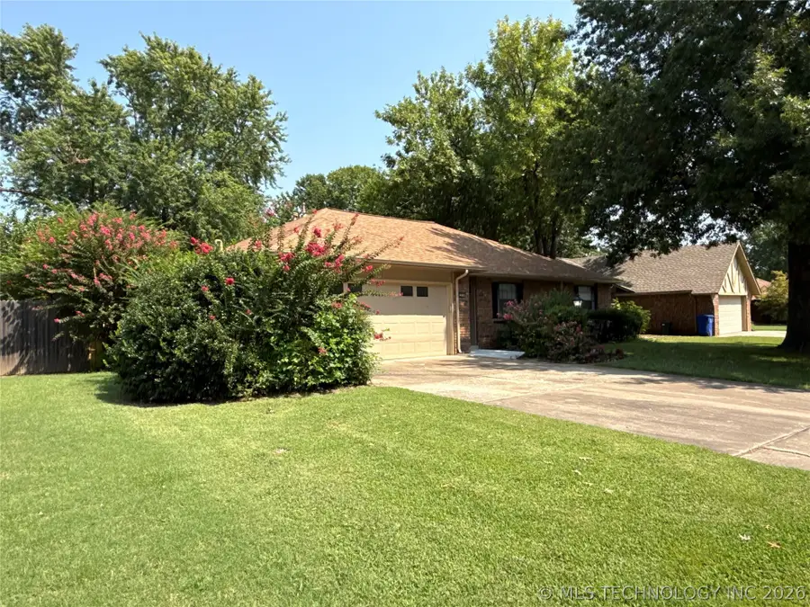 2604 W Broadway Street, Broken Arrow, OK 74012 - #2