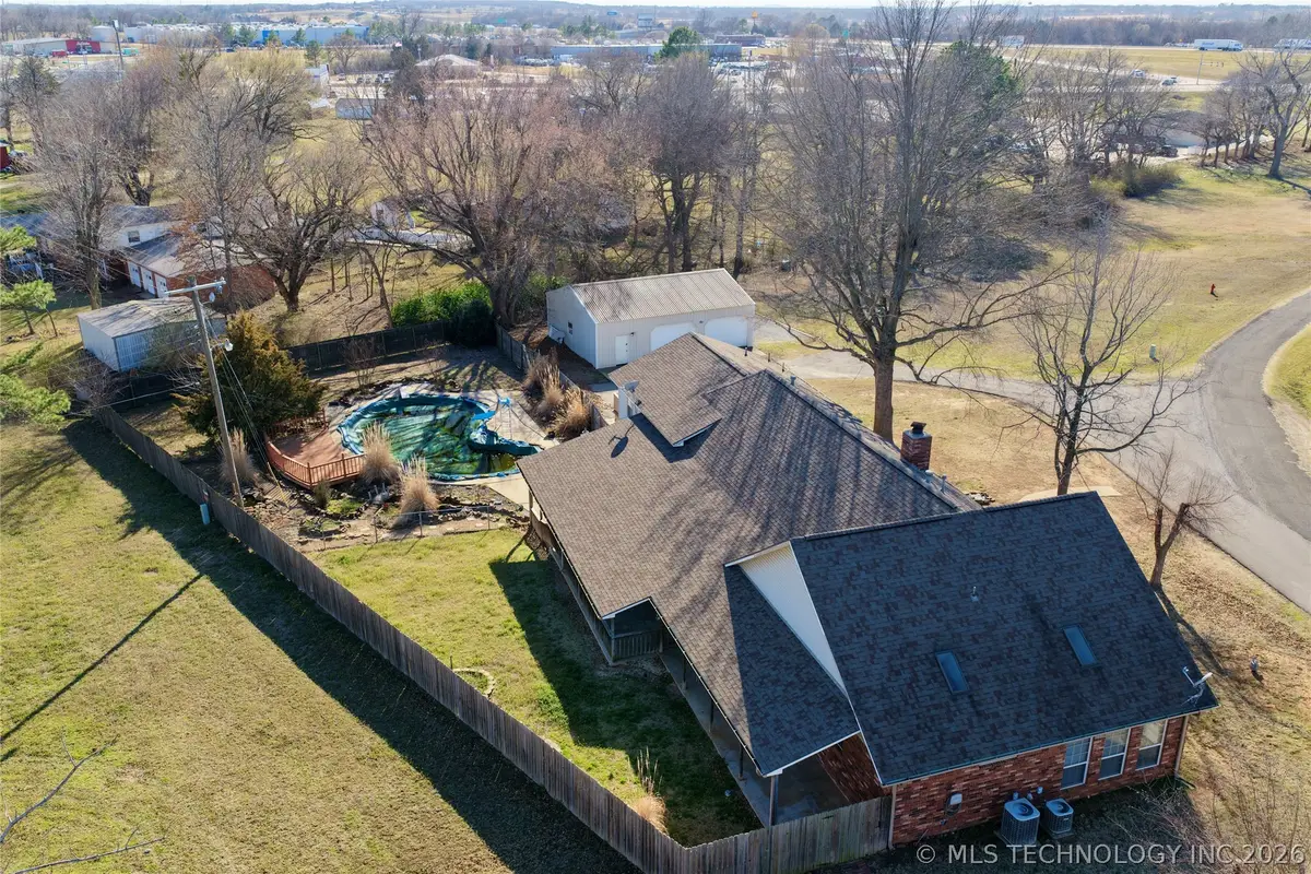 1002 W Knisley Avenue, Checotah, OK 74426 - #1