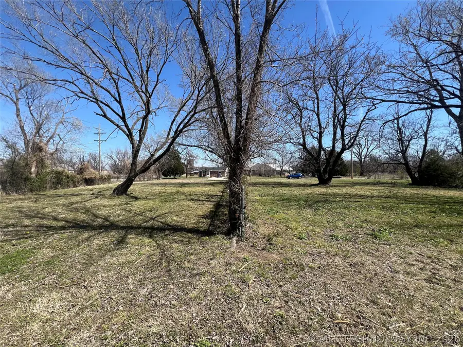 703 S Rogers Avenue, Bartlesville, OK 74003 - #2