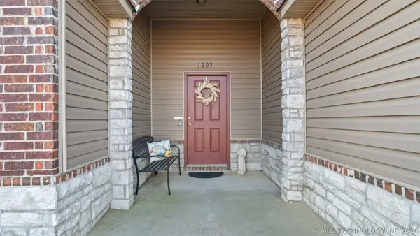 1203 W Missouri Avenue, Claremore, OK 74019