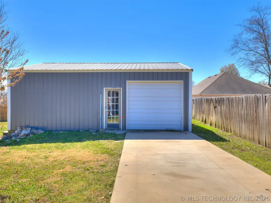 8916 E 105th Street, Owasso, OK 74055 - #3