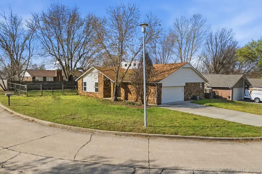 2304 N Dogwood Street, Owasso, OK 74055 - #2