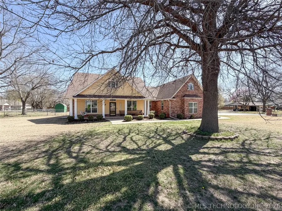 1007 S Powell Avenue, Wagoner, OK 74467 - #2