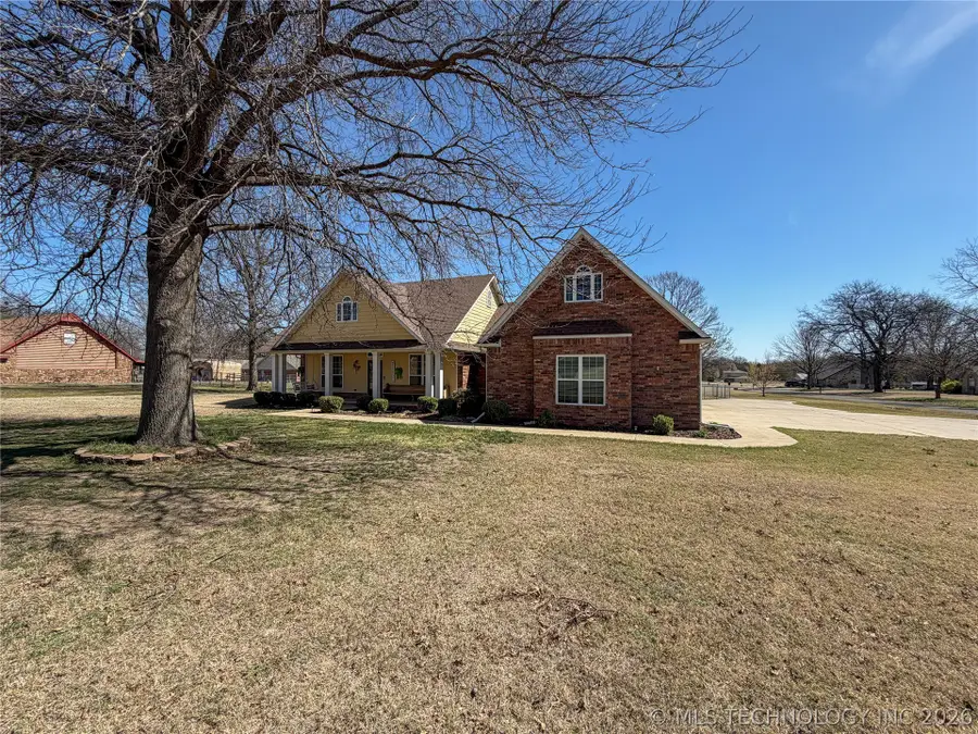 1007 S Powell Avenue, Wagoner, OK 74467 - #3