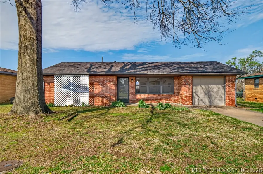 429 NE Elmhurst Avenue, Bartlesville, OK 74006 - #3