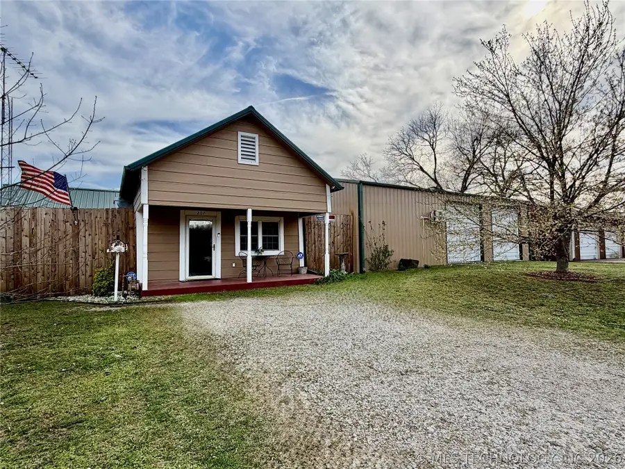 207 E Smith Street, Henryetta, OK 74437 - #2