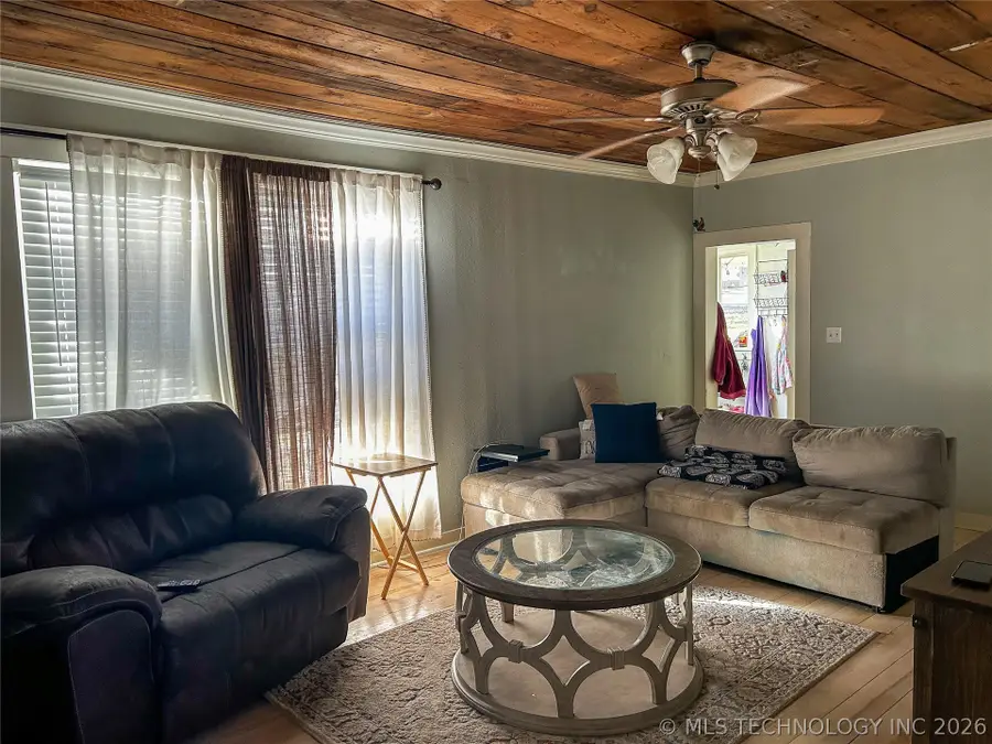 1516 N 10th Avenue, Durant, OK 74701 - #2