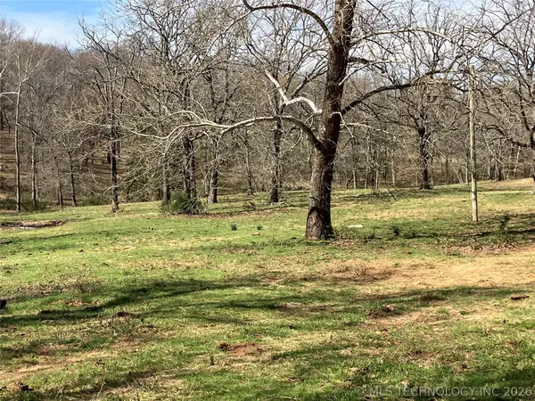 474482 E 850 Road, Stilwell, OK 74960